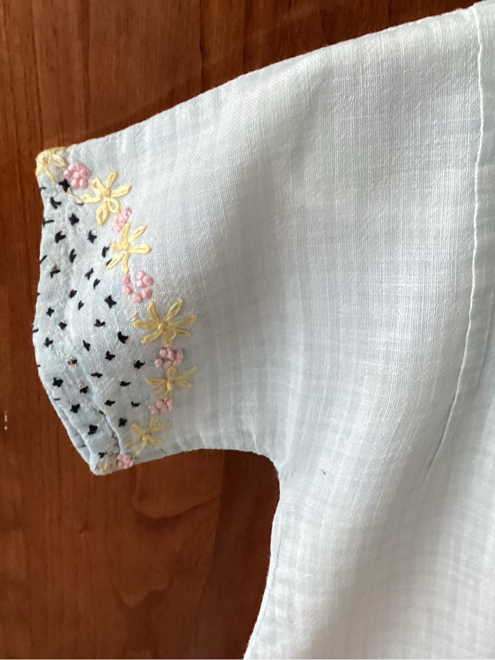 Antique Hand embroidered baby dress classic homespun light-weight cotton gauze - Picture 3 of 7